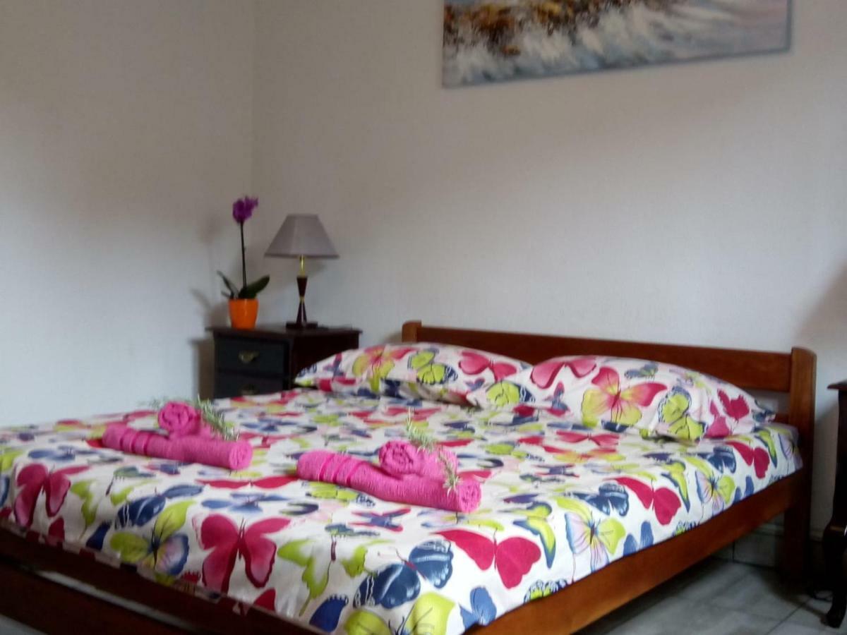 Apartman Teuta Zagreb Bagian luar foto