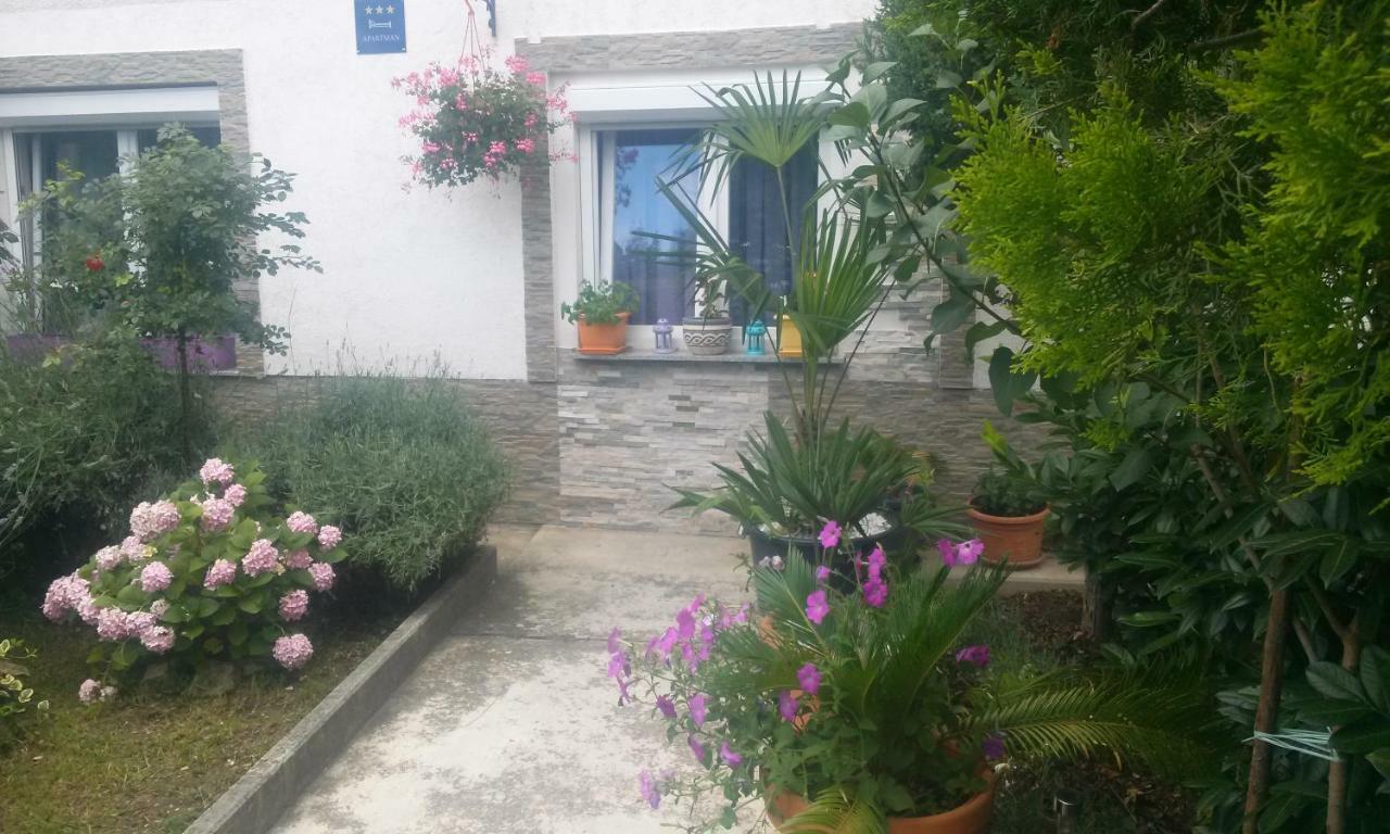 Apartman Teuta Zagreb Bagian luar foto